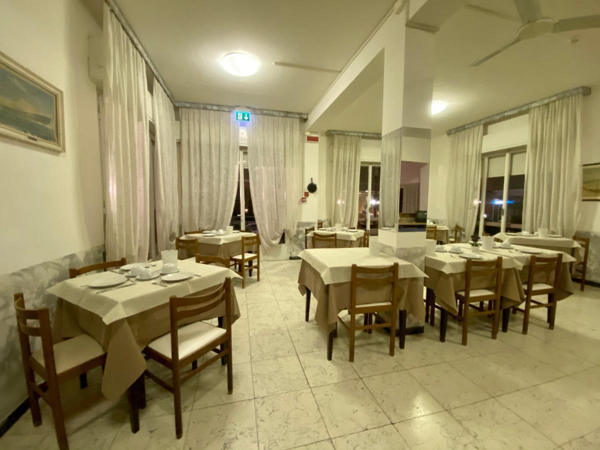 Villa Derna Ріміні Екстер'єр фото